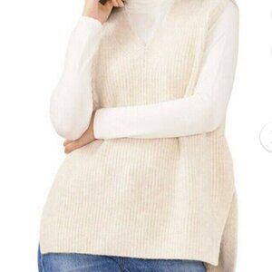 Vince Camuto women's  Over sized V Neck Sweater Vest Sz. Large/ Off White /Cream
